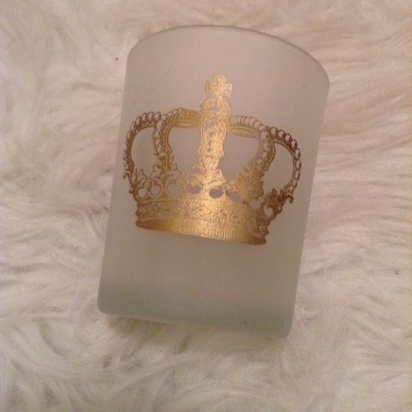 Cute gold crown candle holder
