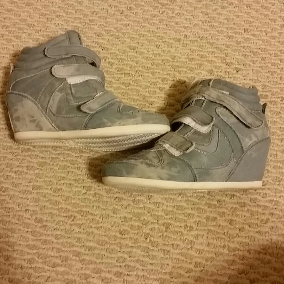 Bucco Blue Tie Dye Sneaker Wedges 8.5 - Picture 3 of 4