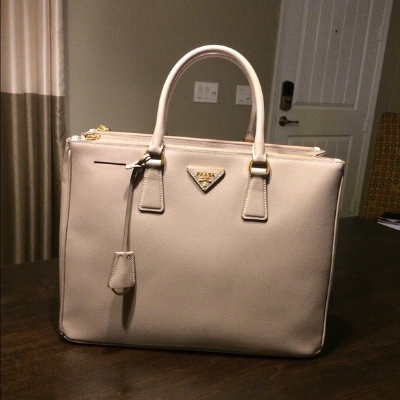 SOLD! 🆕 Prada Saffiano Lux Double-Zip Tote