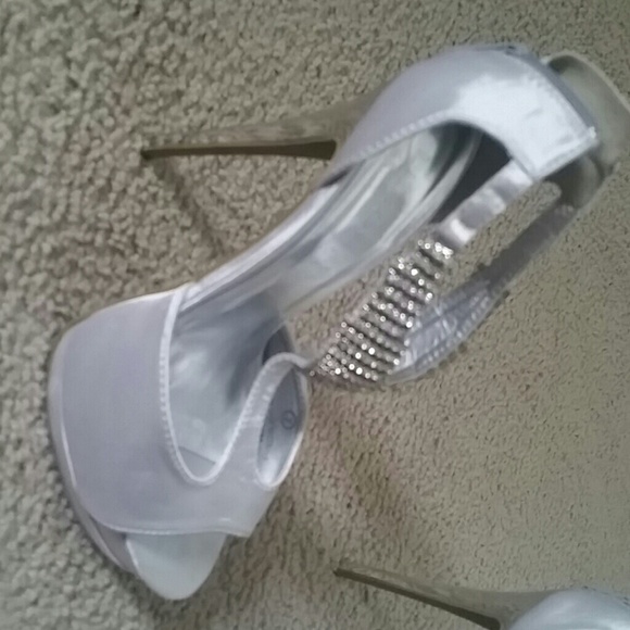 Shoes - Picture 2 of 4