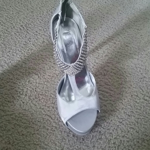 Shoes - Picture 4 of 4