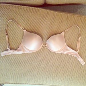 Victoria's Secret 32B Miraculous Plunge Nude Bra