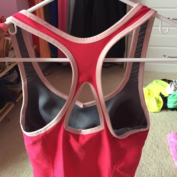 Nike tank - Picture 2 of 2