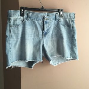 Jean shorts light wash old navy size 14