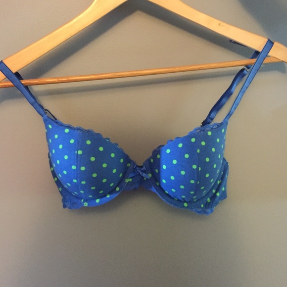 Size 32C Arie bra