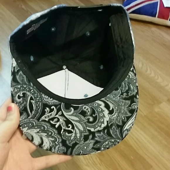 Hat - Picture 2 of 2