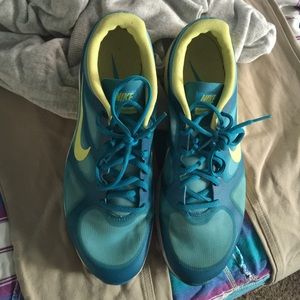 Nike running shoes dual fusion TR women's size 10