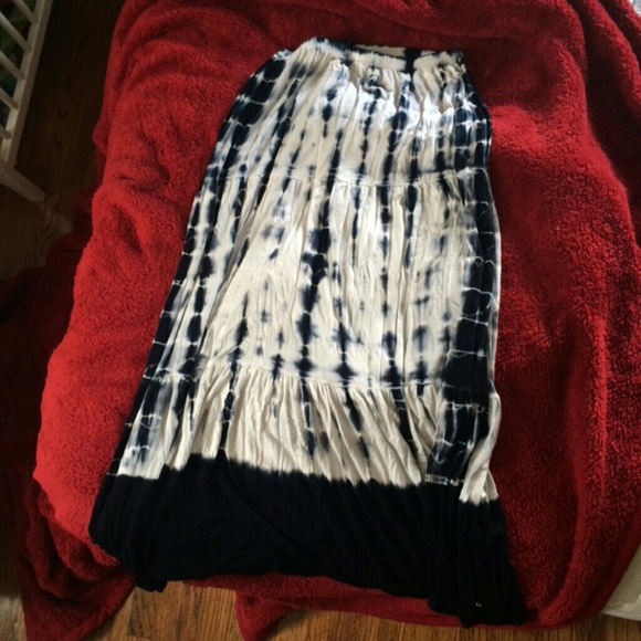 TYE DYE MAXI SKIRT.
