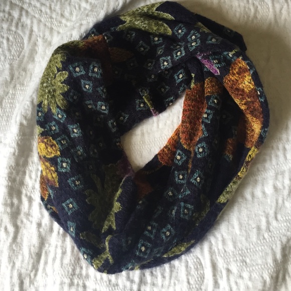 Madison 88 Accessories - Cowl Scarf