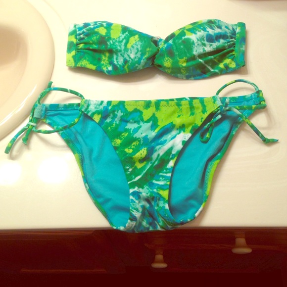 Victoria's Secret tie dye bikini!