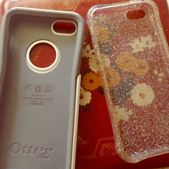 2 iPhone 5C cases