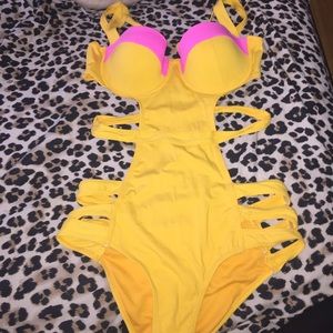 Nicki Minaj Orange monokini