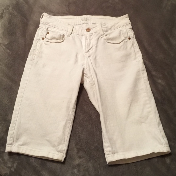 White guess by Marciano capris