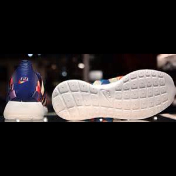 I got size 7 And 8 and 9 roshe no trades - Picture 3 of 4