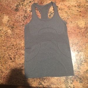 Lululemon Swiftly Tech Racerback tank top Size 6