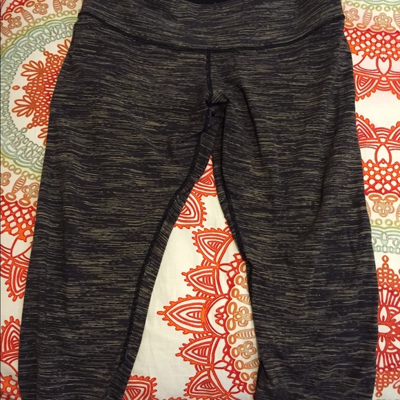 WunderUnder LuLuLemon sized 12 crops