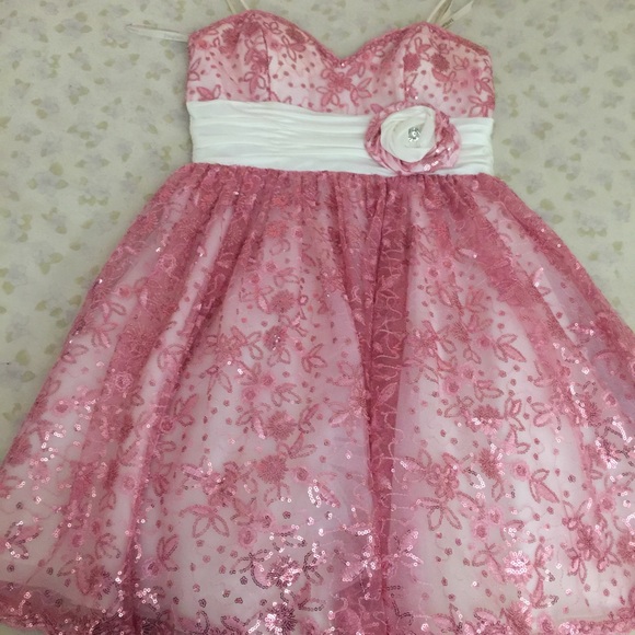 Pink Tony Bowls dress. - Picture 1 of 3