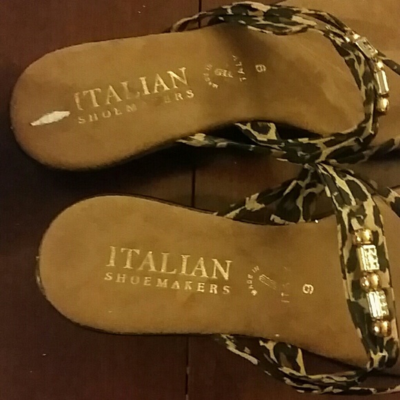 Sold in Bundle! Italian Shoemakers Sandals - Picture 2 of 4