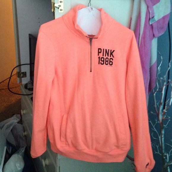 VS half zip pullover