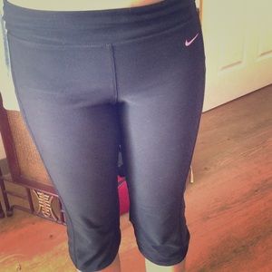 Nike Dri-Fit crop capris!!!