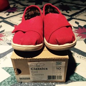 Little girls toms size 10 good condition