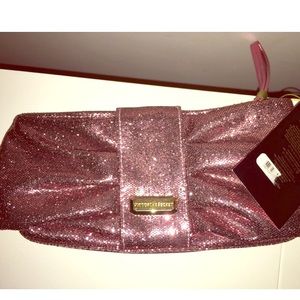 Pink vs clutch 💖💖💖💋💋💋