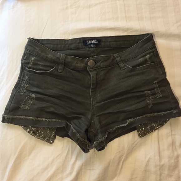 Olive green ripped shorts - Picture 1 of 3