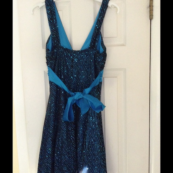 Dark blue dress with light blue sparkles - Picture 3 of 3