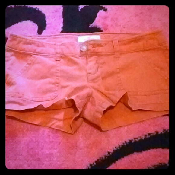 ??Hollister shorts?