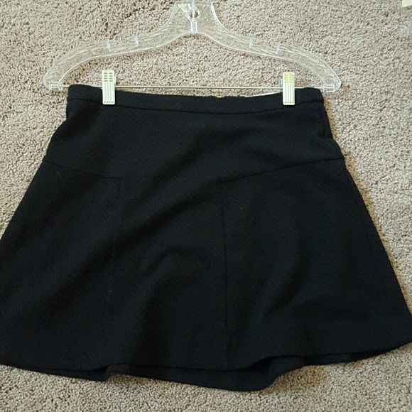 Black skirt size 7. Worn once to a wedding