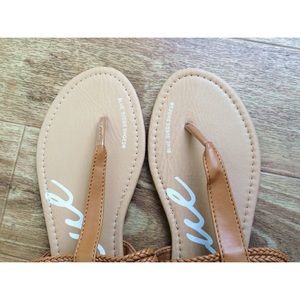 Light brown sandals 🐚