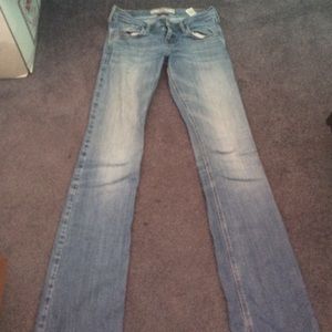 Boot cut hollister jeanss