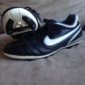 Women's Nike soccer cleats.