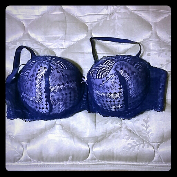 Bra - Picture 1 of 3