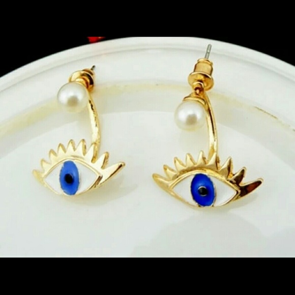 Jewelry - Evil eye lashes pearl double orbit earrings