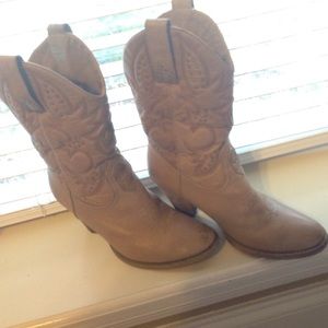 Cowgirl boots! Hardly worn!