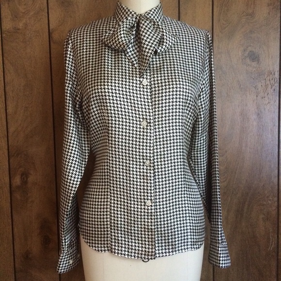 🍂🍁🎃Ralph Lauren houndstooth Print Silk Blouse.