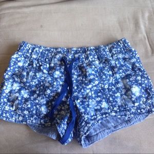 Cotton floral target shorts.