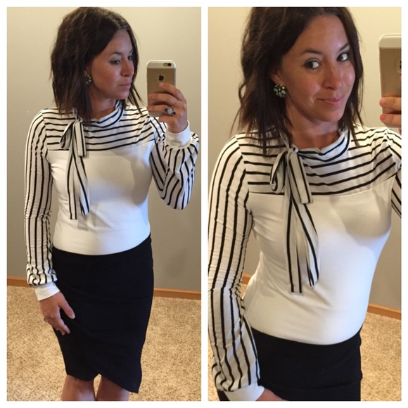 🎉HP •Longsleeve Necktie Top• - Picture 3 of 3