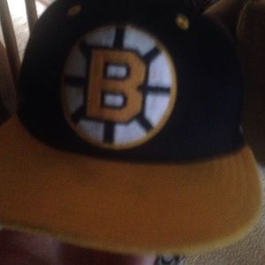 Bruins hat