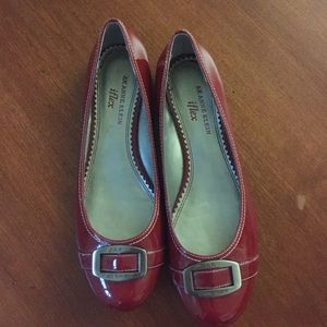 Red Size 7 Anne Klein flats! Great shape!