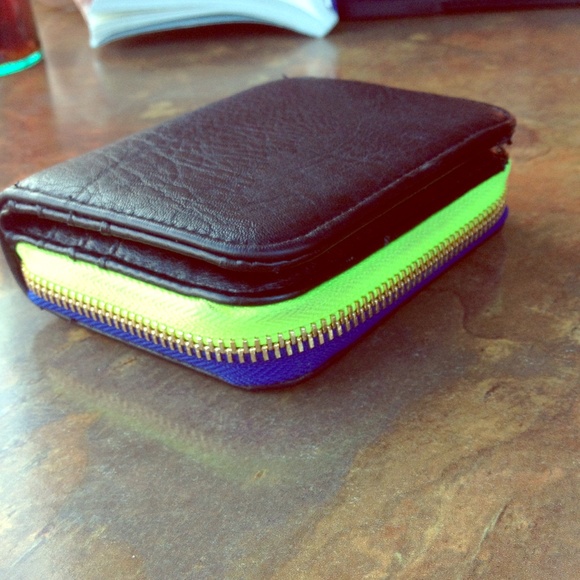 Cute color blocked wallet!