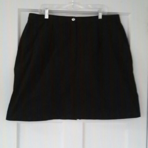 Crisp Black Summer Skirt Size 22WP