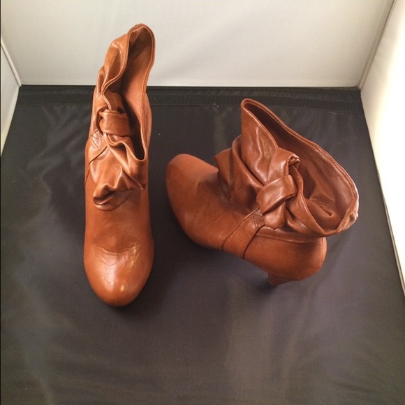 🤎 Cute brown booties with bows!! 🤎 - Picture 2 of 4