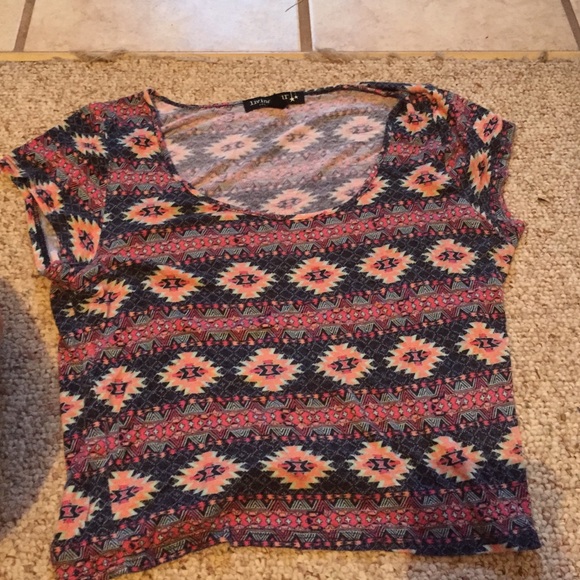 crop top - Picture 2 of 3