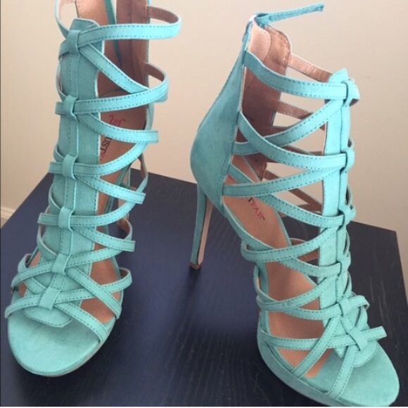 Beautiful turquoise heels