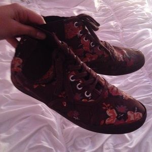 H&M HIGH TOP FLORAL SNEAKERS