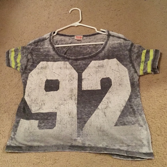 crop top - Picture 2 of 2