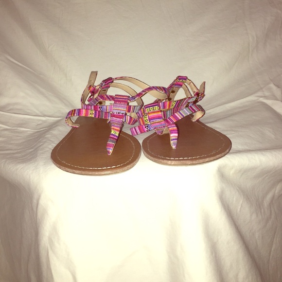 gently used Aeropostale sandals