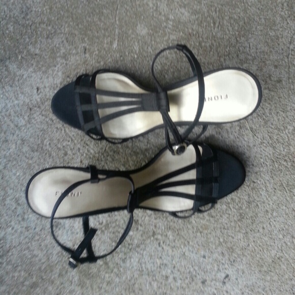 FIONI - Picture 3 of 3